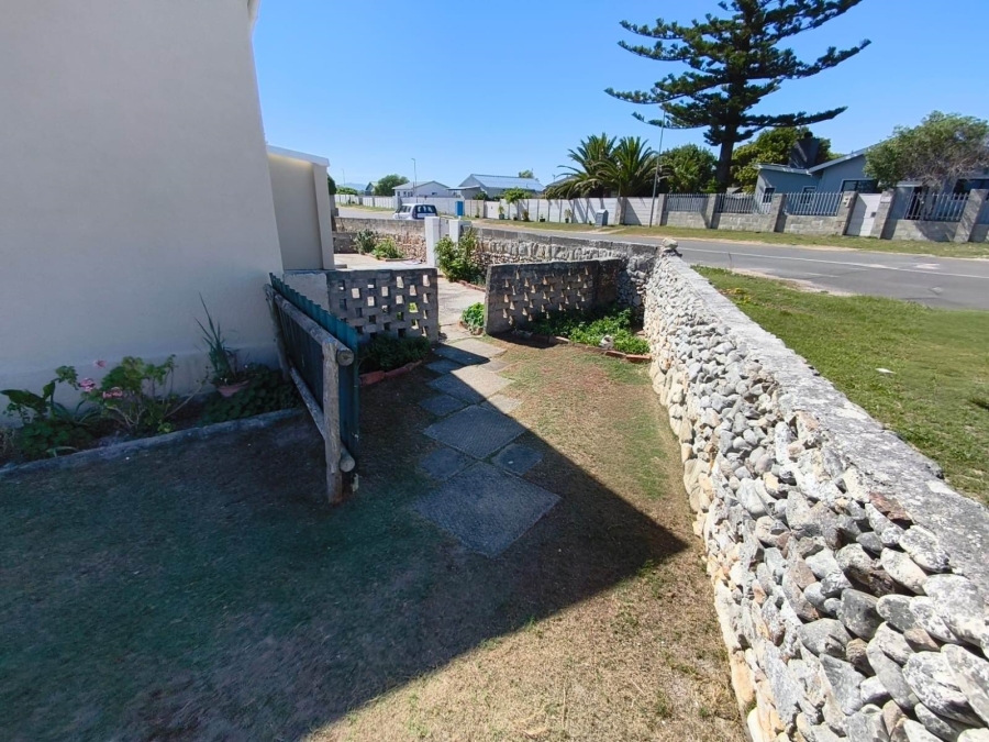 4 Bedroom Property for Sale in Gansbaai Central Western Cape